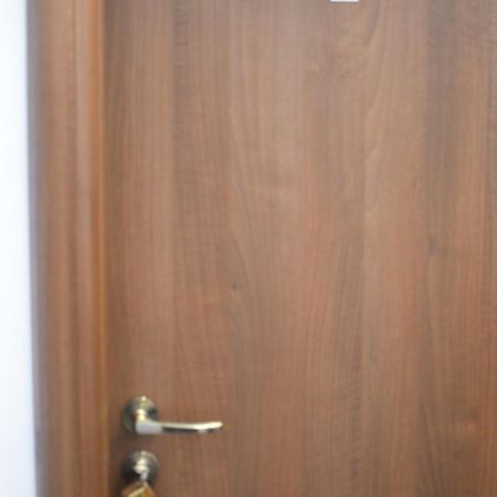 Vila Cu Trandafiri Cozy Apartments 2 Camere Bragadiru 外观 照片